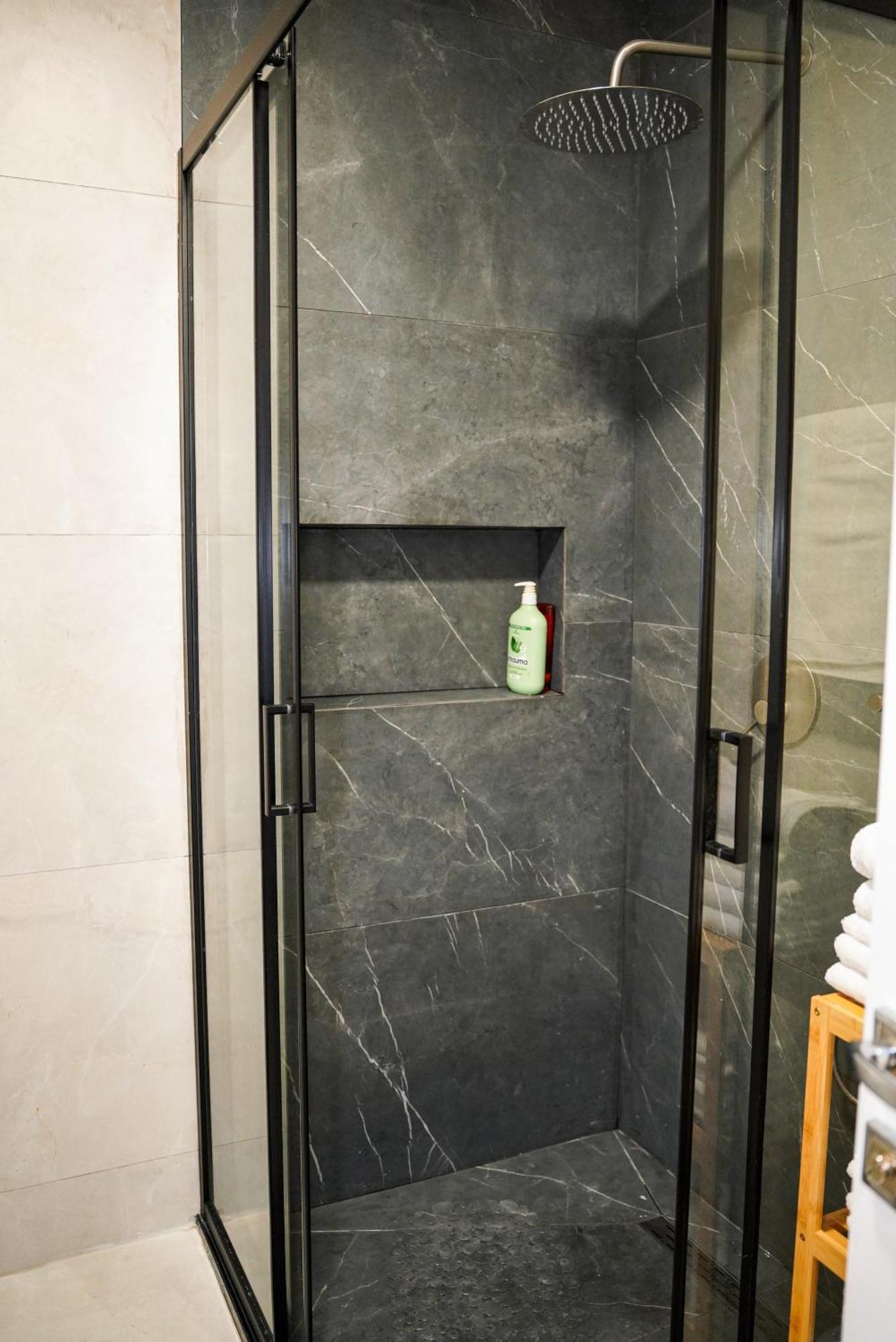 Prishtina Getaway Apartment Pristina Buitenkant foto